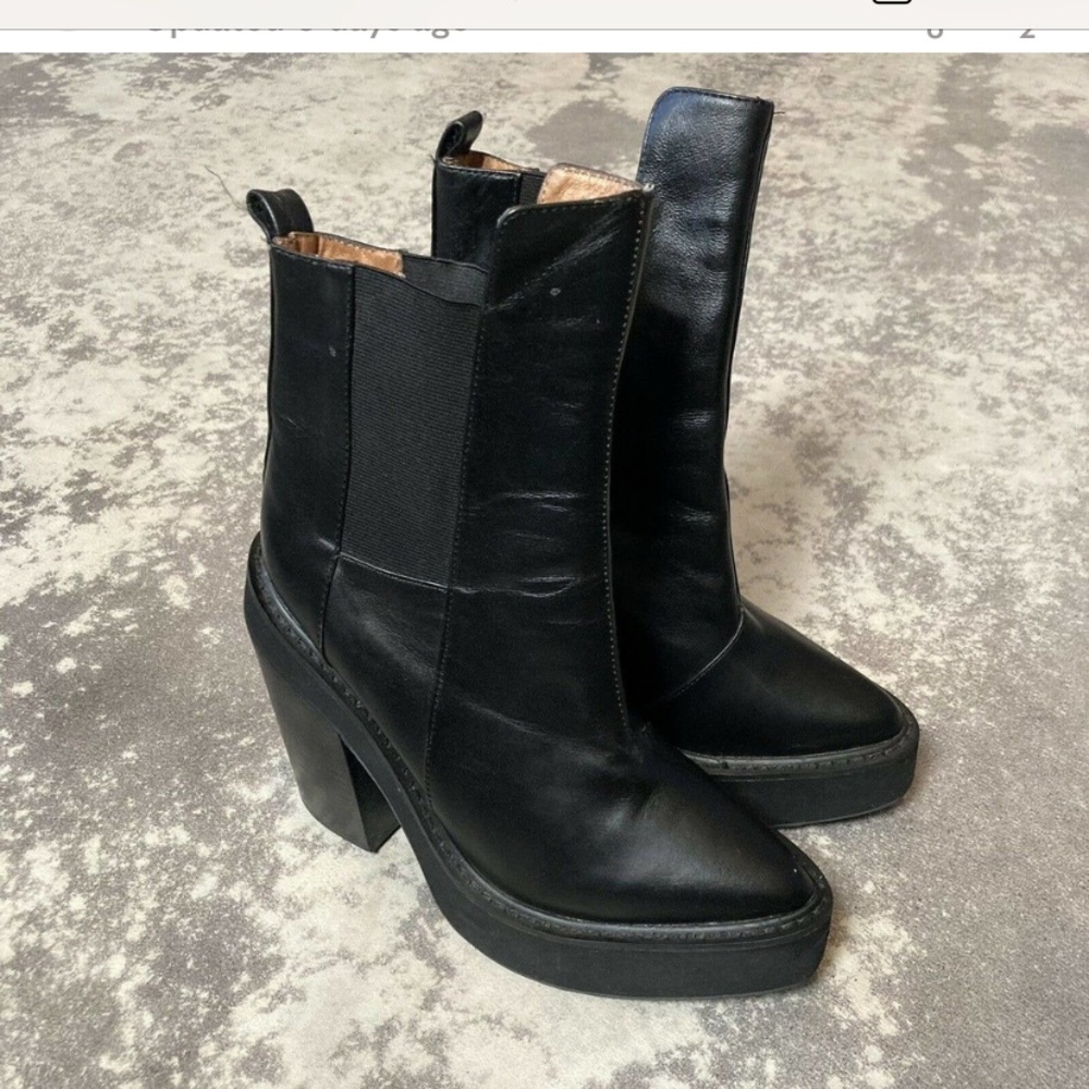 ISO jeffry Campbell violet keys boot size 6